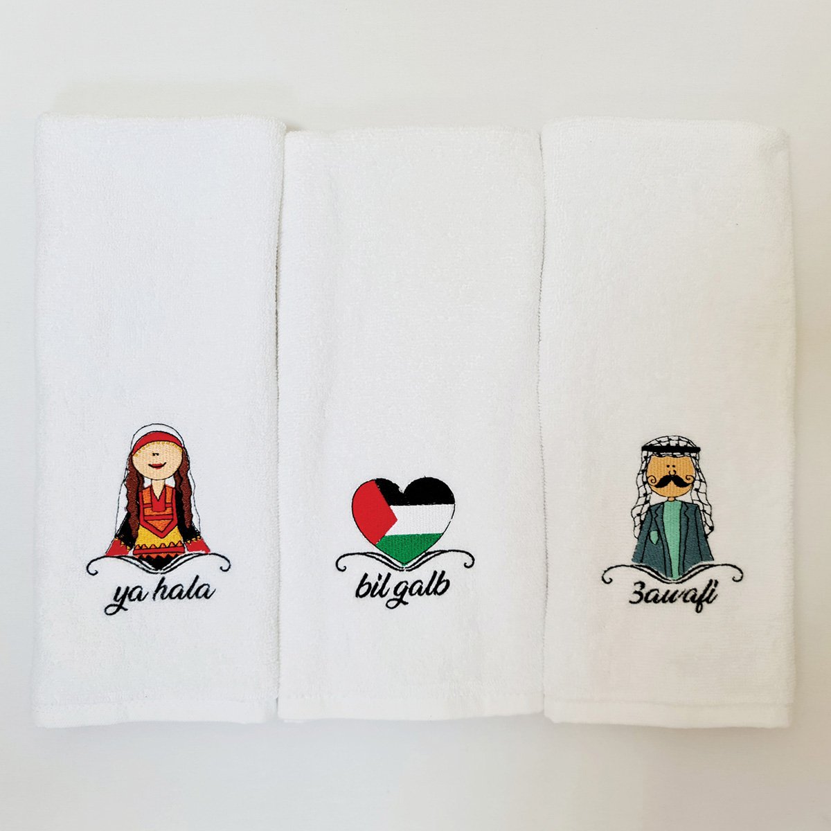 Embroidered set of 3 Palestinian towels to decorate your guest bathroom or to offer as a souvenir. High quality 40x70 cm cotton towels.